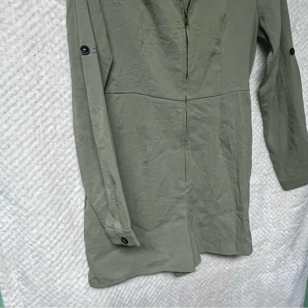 Entro Sage Green Romper with Long Sleeves and Collar Zip Up Size Small NWT - Picture 4 of 7